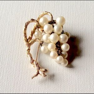Faux Pearl Bon Bon Cluster Brooch Tree Grapes Vine